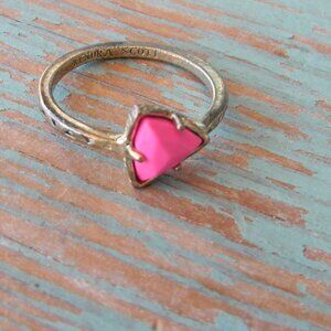 KENDRA SCOTT ANNA TRIANGLE RING PINK MAGENTA SZ 7